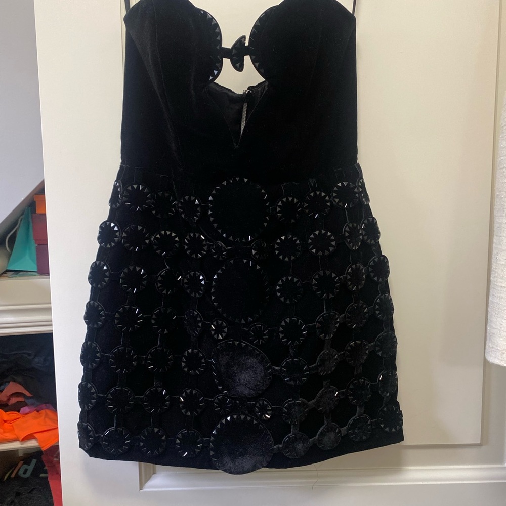 Elegant Black Strapless Dress with Velvet Accents
